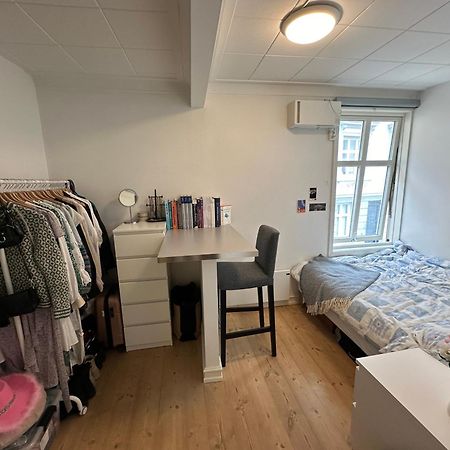 Apartmán Sjarmerende Bolig Like Ved Togstasjonen Bergen Exteriér fotografie
