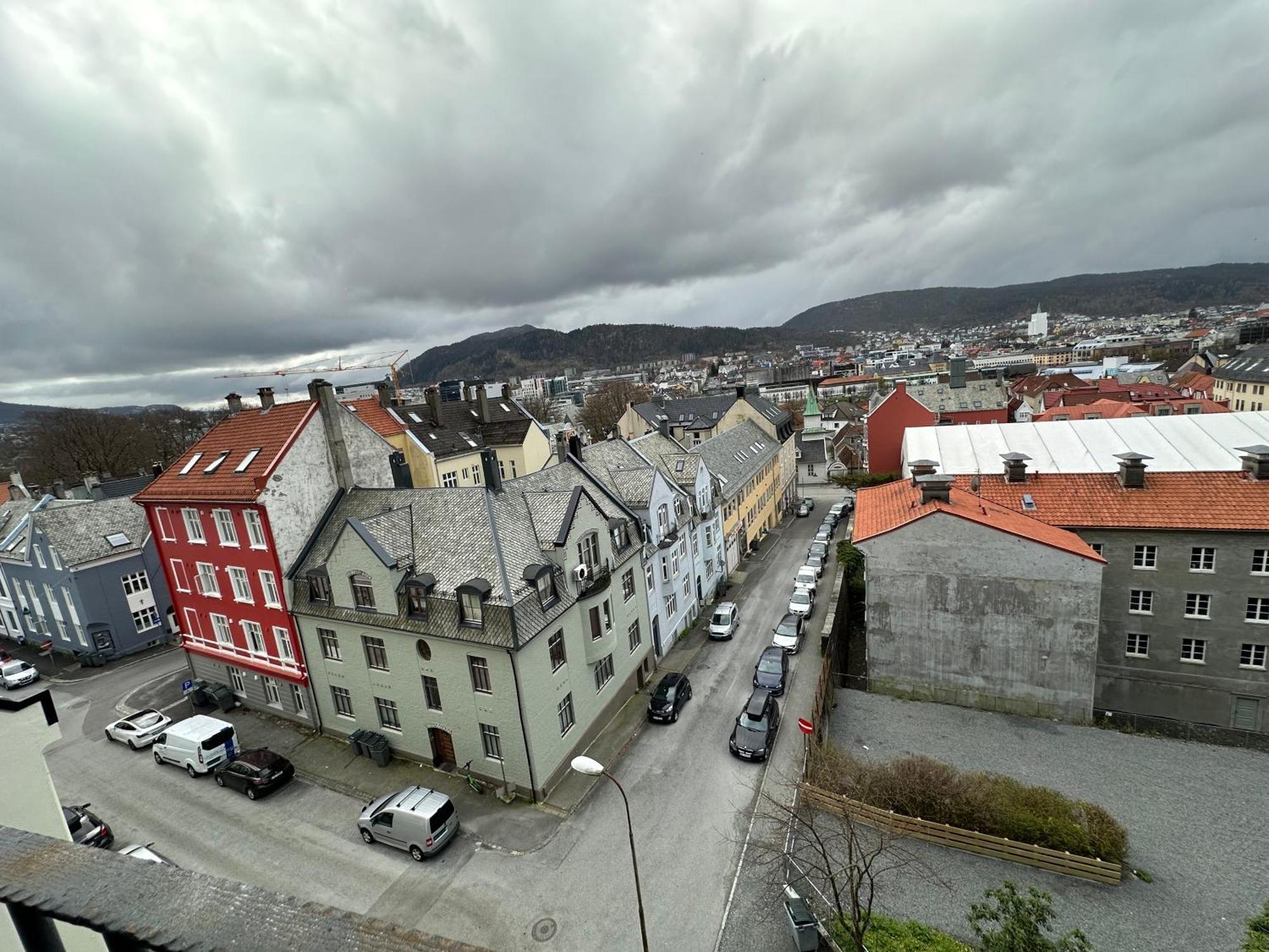 Apartmán Sjarmerende Bolig Like Ved Togstasjonen Bergen Exteriér fotografie